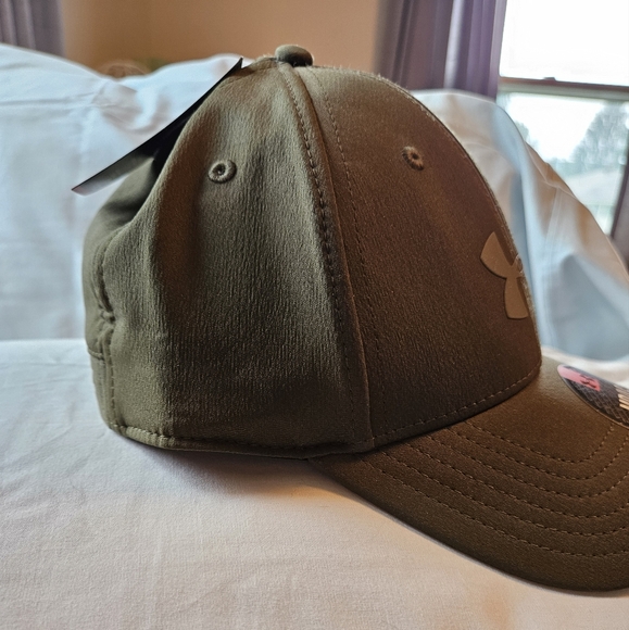Men's Under Armor hat M/L - Picture 2 of 3